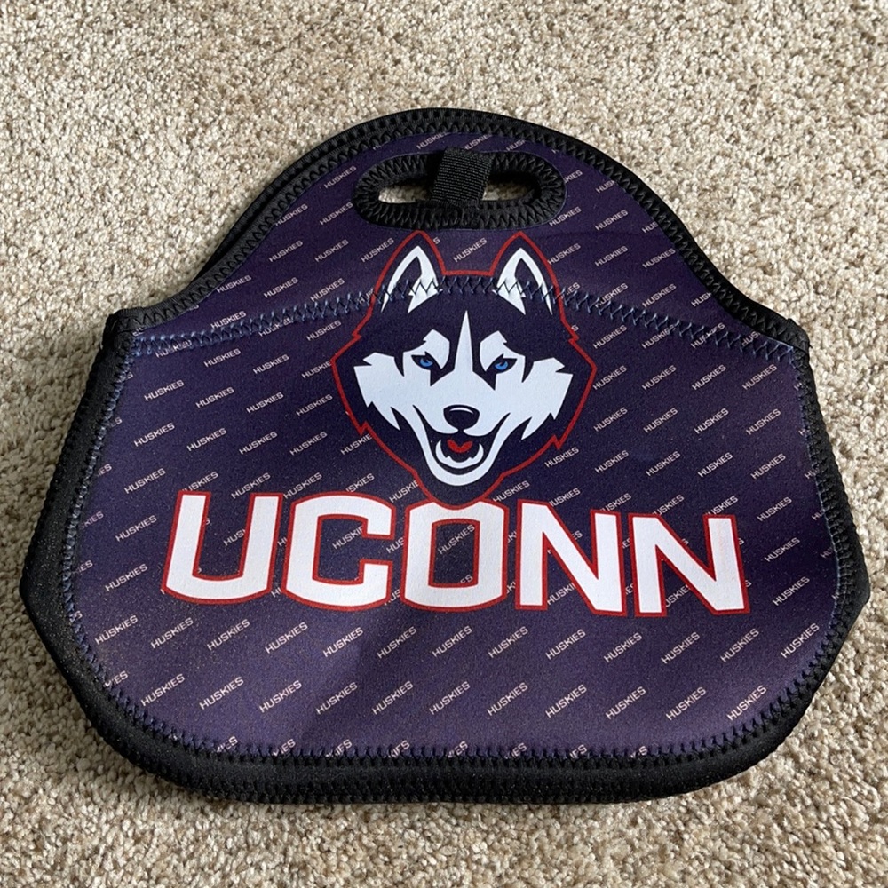 NWOT UConn lunch bag